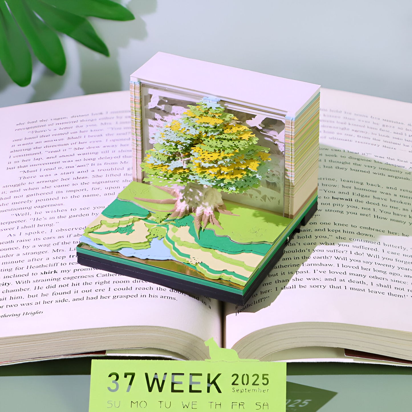 Romance Green Tree (With Light & Calendar 2025)